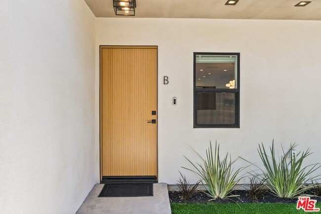 Building Photo - 9051 Lucerne Ave