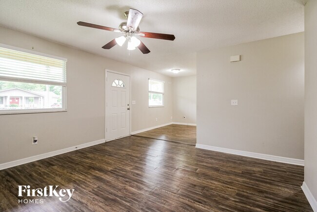 Building Photo - 7742 Club Duclay Dr