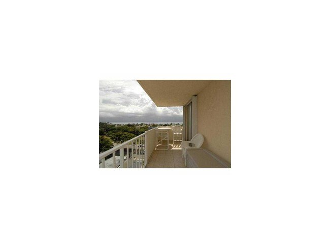 Building Photo - 3015 N Ocean Blvd