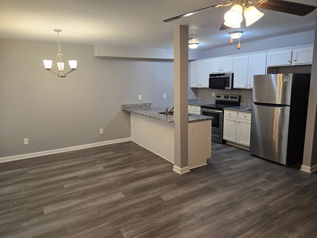 Foto del edificio - 333 Pond View Rd