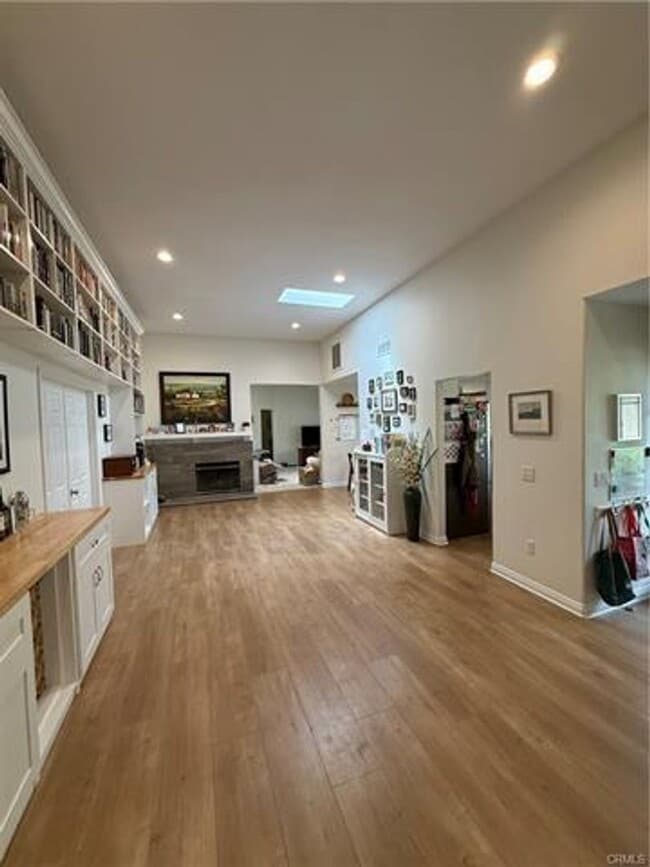 Building Photo - Charming single-story home