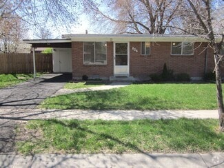 Building Photo - 824-826-826 WhiteMaple Way