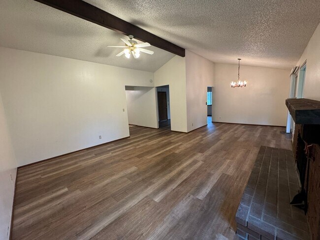 Building Photo - 3Bd/1.75Ba Federal Way House