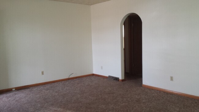 Foto del edificio - 2 Bedroom, 1 Bathroom House with Carport
