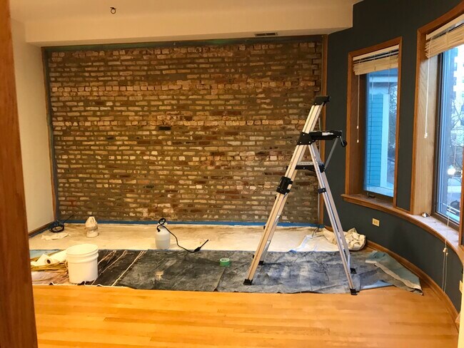 Building Photo - 838 W Windsor Ave