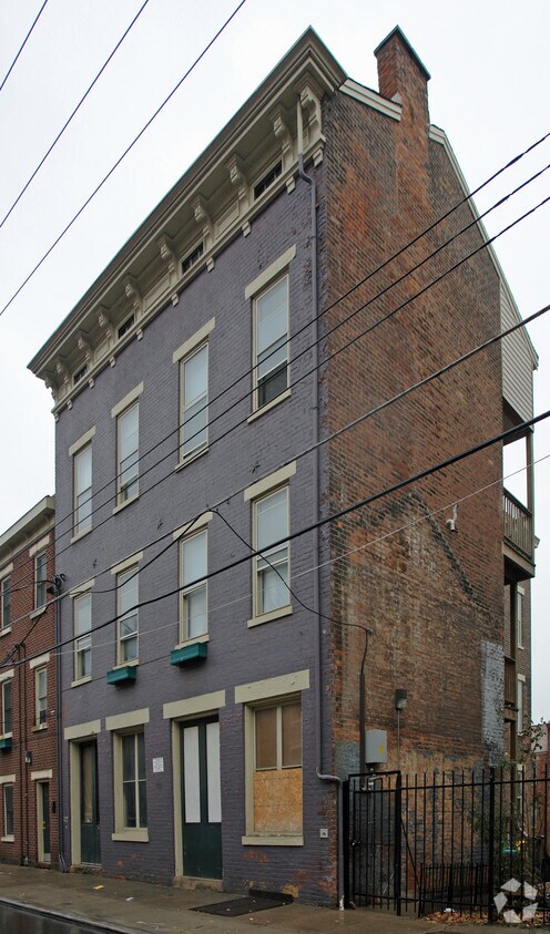 Primary Photo - 133 E Clifton Ave