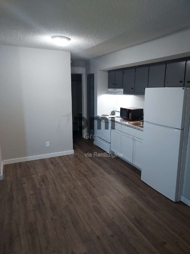 Foto del edificio - 465 E Main St