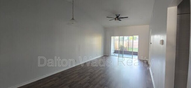 Foto del edificio - 2045 Sunset Grove Ln
