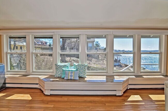 Foto del edificio - Waterfront Winter Rental: Sunset Cove (Uti...