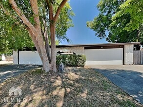 Building Photo - 6103 Templeton Dr