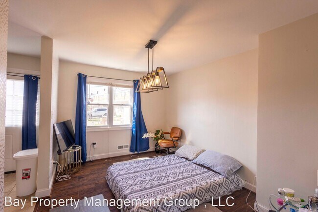 Building Photo - 3 br, 1.5 bath House - 3431 Wallford Dr