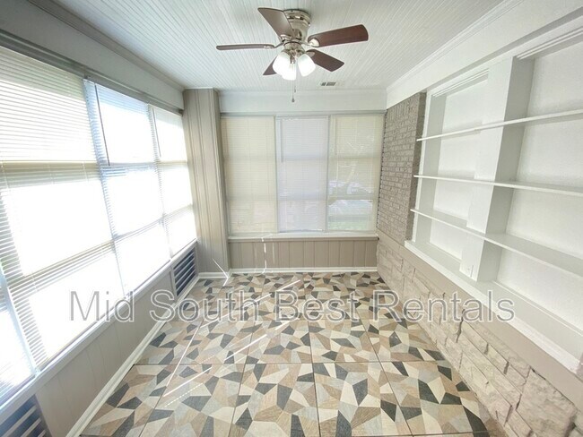 Building Photo - 934 N McNeil St