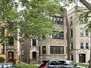 Building Photo - 2619 W Greenleaf Ave