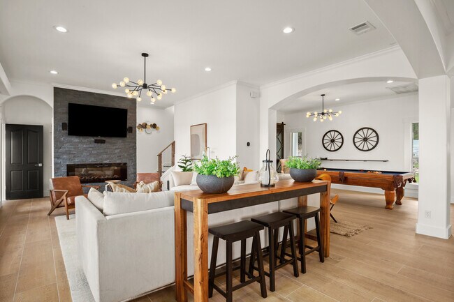 Foto del edificio - 1128 Thurman Bluff Dr