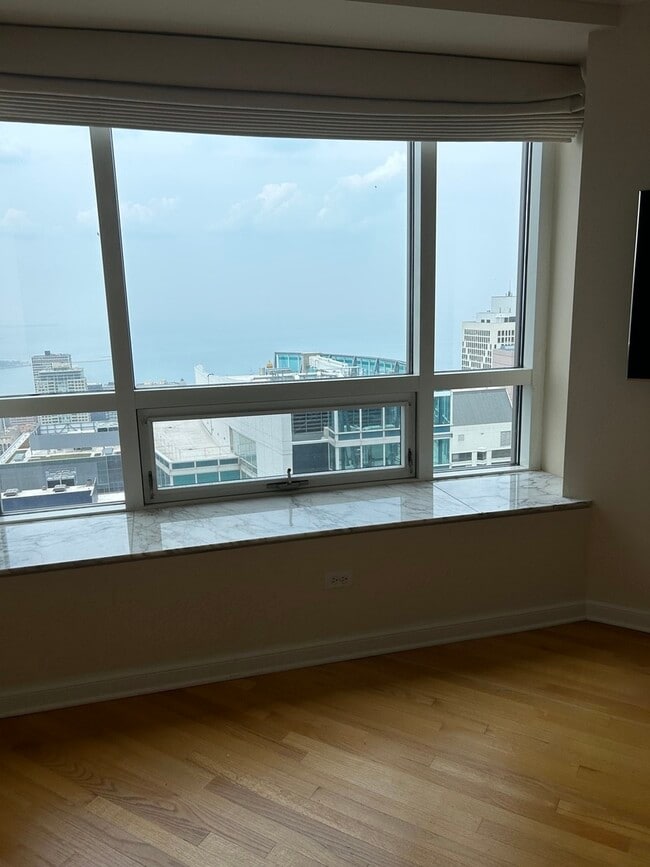 Foto del edificio - 512 N McClurg Ct