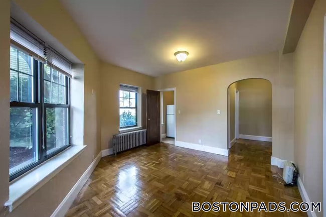 Building Photo - 2 Elmwood Ave