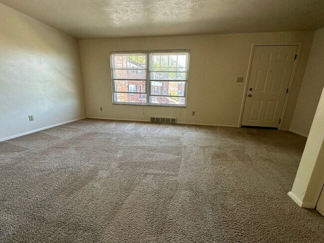 Foto del edificio - Tremendous Townhome in Plum with a Huge Pr...