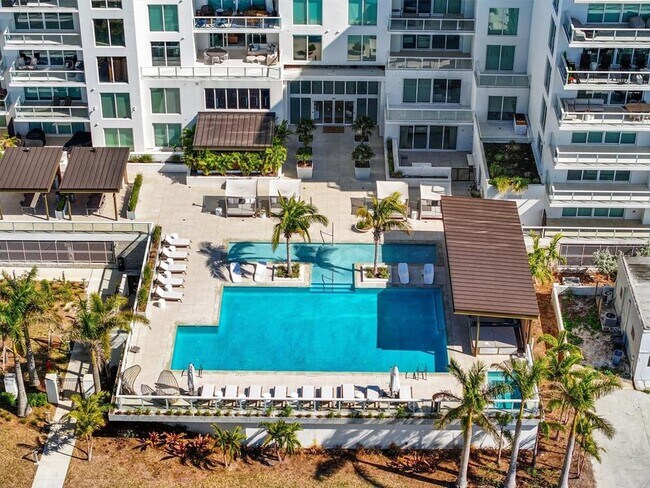 Foto del edificio - 1020 Sunset Point Rd