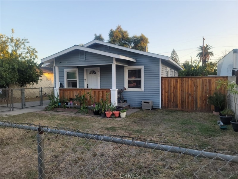 Building Photo - 930 E Elma St