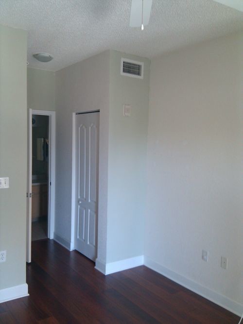 Building Photo - 6001 SW 70th Ave