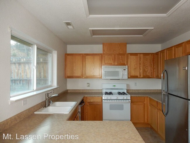 Building Photo - 630 Gem Dr