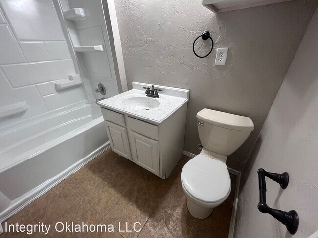 Building Photo - 3 br, 1 bath House - 1337 SW Grand Blvd.