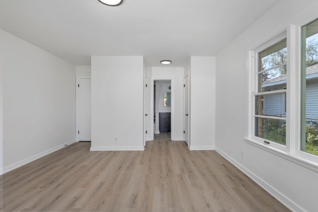 Building Photo - 2635 Fuller Ave NE