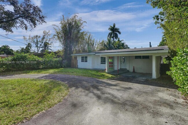 Foto del edificio - 18500 NE 23rd Ct