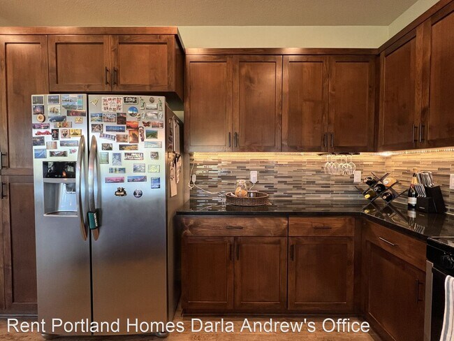 Building Photo - 4 br, 2.5 bath House - 20449 SW Gracie Street