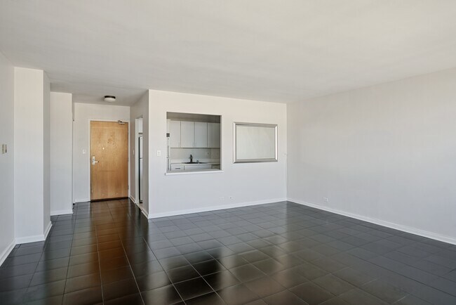 Foto del edificio - 1445 N State Pkwy