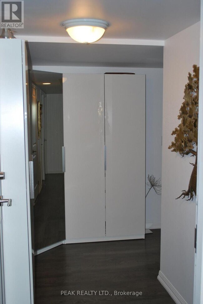 Photo du bâtiment - 125 Western Battery Rd