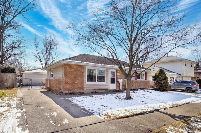 Building Photo - 309 Waldmann Dr