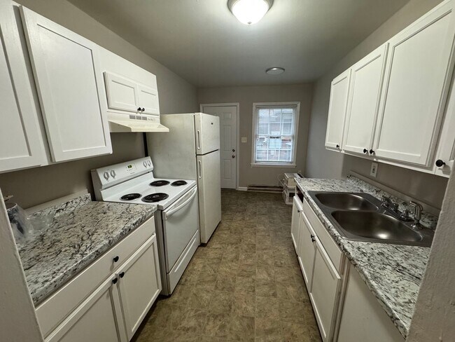 Foto del edificio - 3440 Washburn Ave