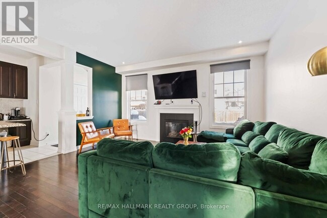 Photo du bâtiment - 168 Flowing Creek Cir