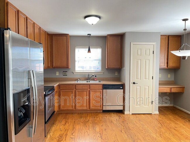 Building Photo - 6113 Welsh Dr