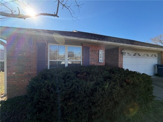 Foto del edificio - 706 Meghan St