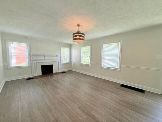 Foto del edificio - 105 N Paulding St