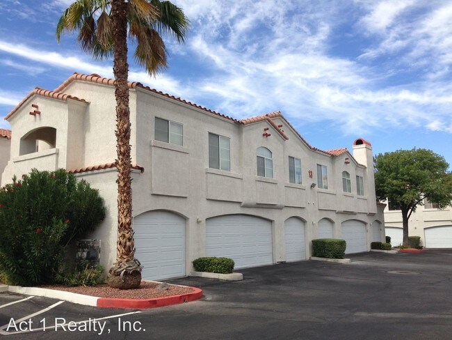 Foto del edificio - 2975 Bluegrass Ln
