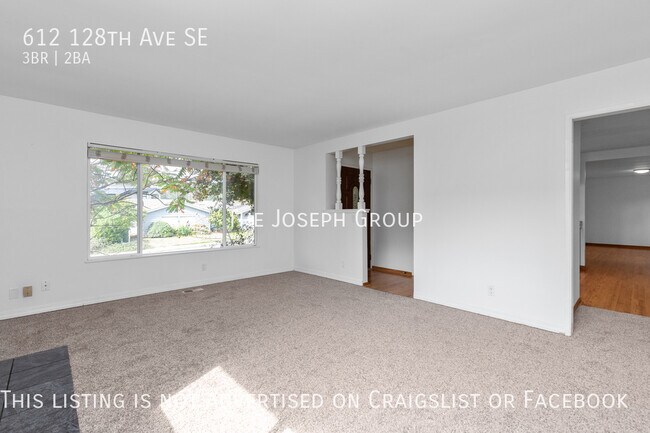 Building Photo - Beautifully updated 3 bed/2 bath in perfec...