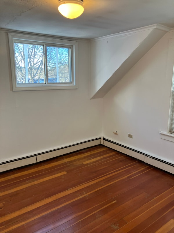 Building Photo - 18 Center St