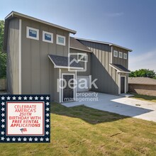 Building Photo - 3220 S Cherry Ln