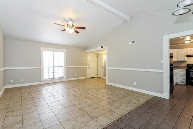 Building Photo - 811 Netherland Dr