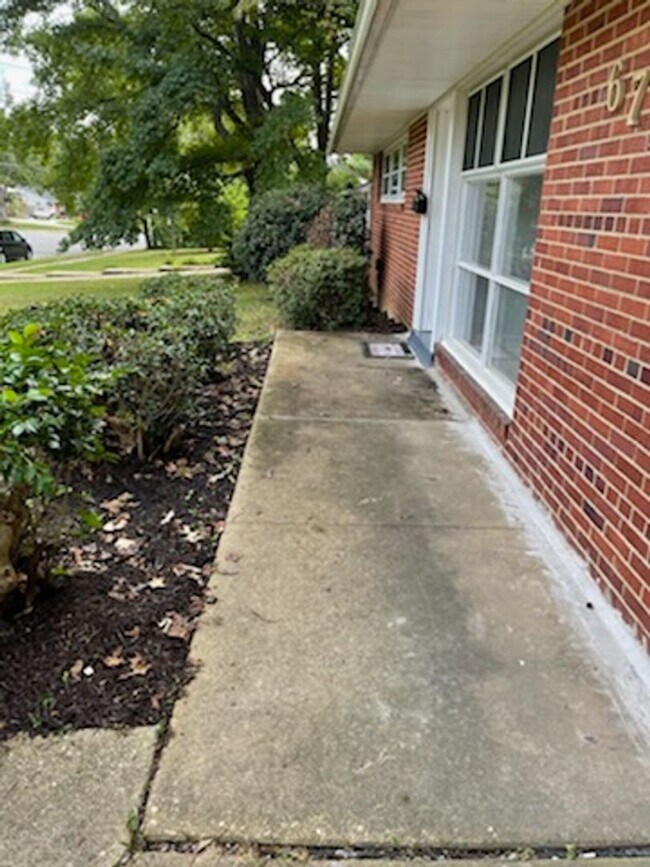 Building Photo - 6715 Bostwick Dr