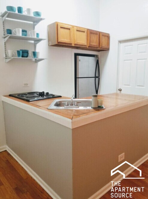 Foto del edificio - 2655 W Homer St