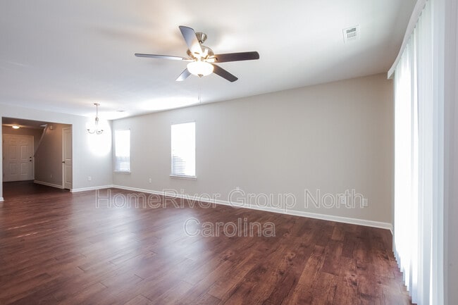 Building Photo - 1053 Bolivia Dr