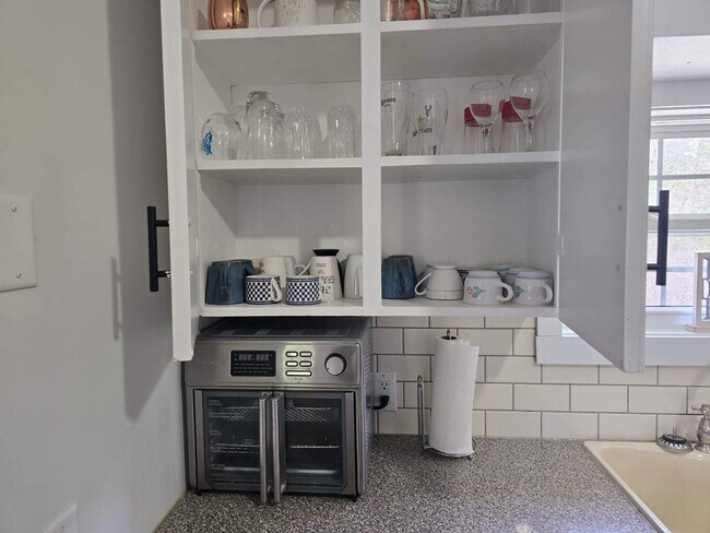 Building Photo - 179 Lyman St