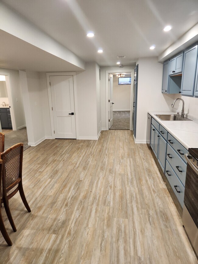 Foto del edificio - 3085 Summer Pl