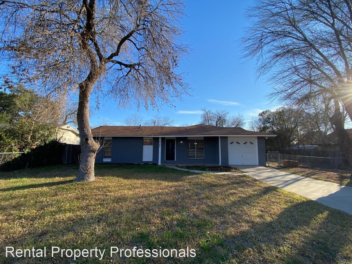 4342 Desert View Dr, San Antonio, TX 78217 House Rental in San