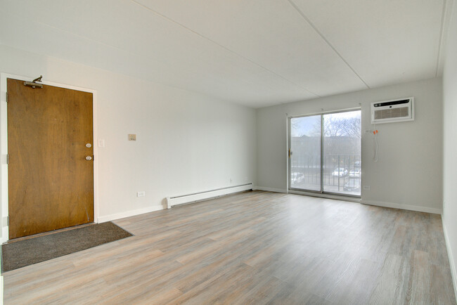 Building Photo - 277 Shorewood Dr