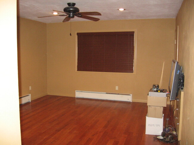 Building Photo - 319 Fox Run Ln